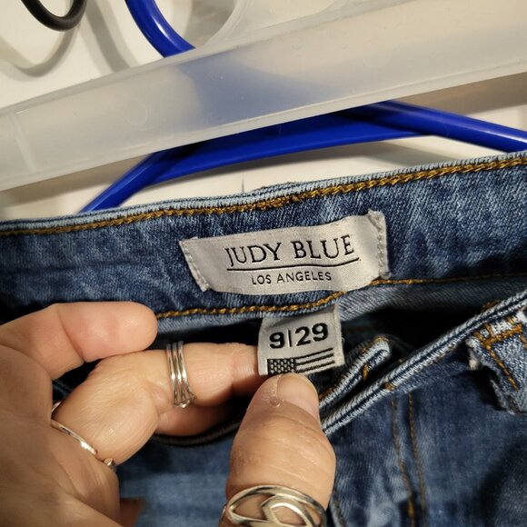 JUDY BLUE CROPPED FRAYED HEM FRINGE JEANS SZ 9/29 - Picture 4 of 7